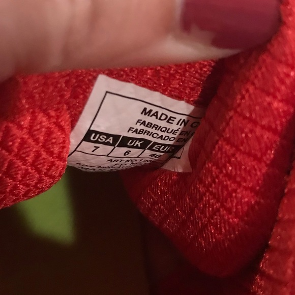 Under Armour “Heater” cleats - red / white - Picture 7 of 8